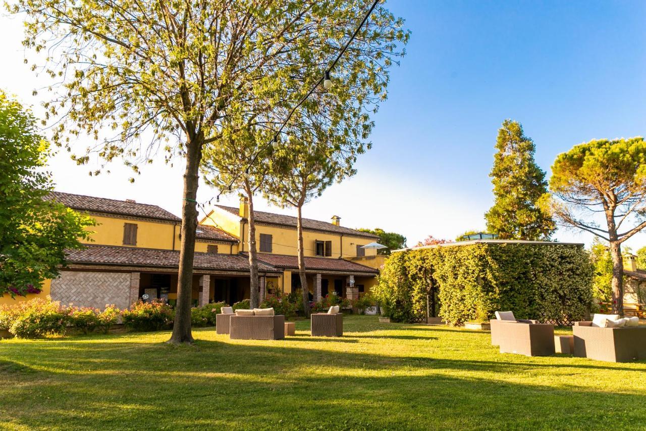 Il Podere Del Germano Reale Hotel Coriano Exterior photo