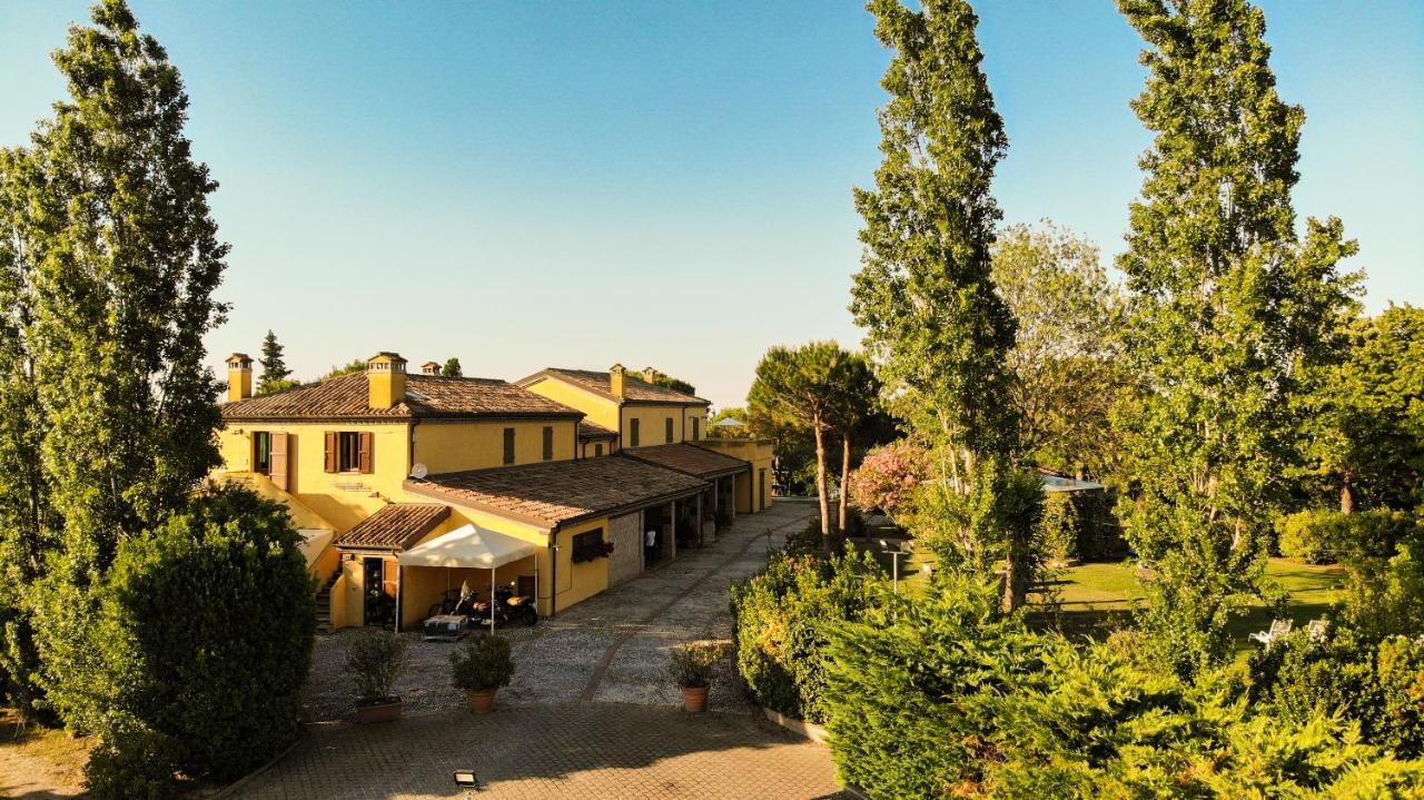 Il Podere Del Germano Reale Hotel Coriano Exterior photo